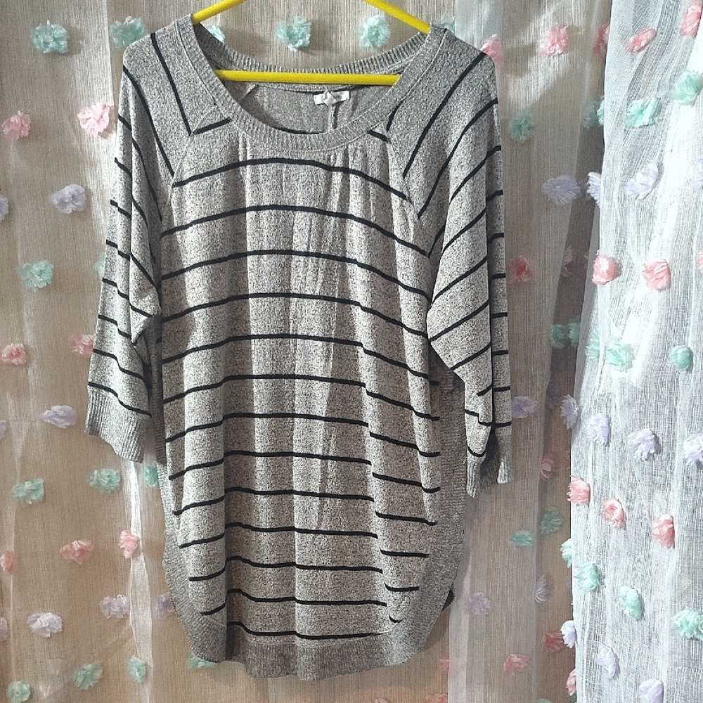 Maurices Gray Scoop Neck Striped Women’s Top